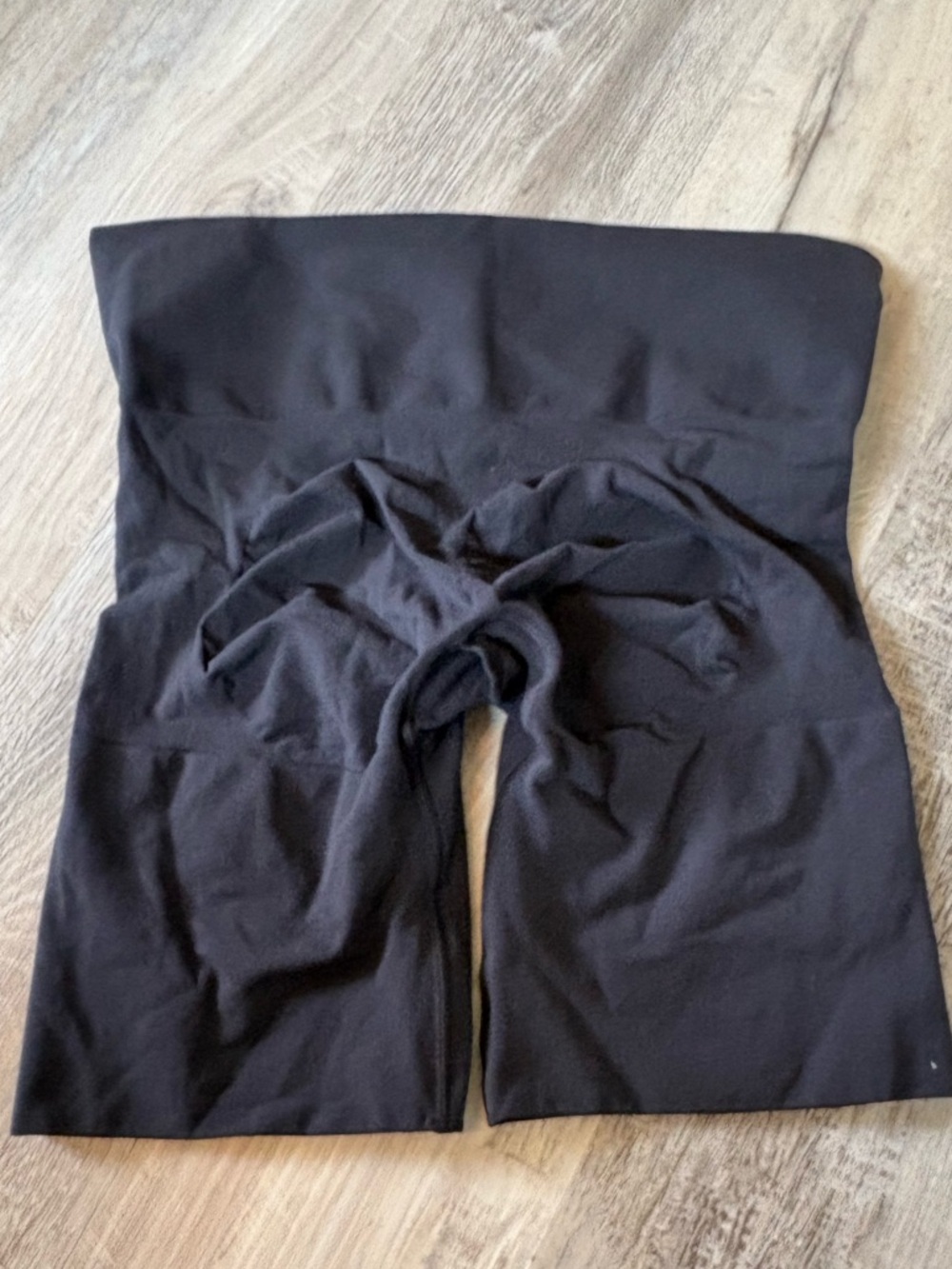 SKIMS Seamless Sculpt High Waisted Mid Thigh Shorts Size XL NWOT Never Tried On